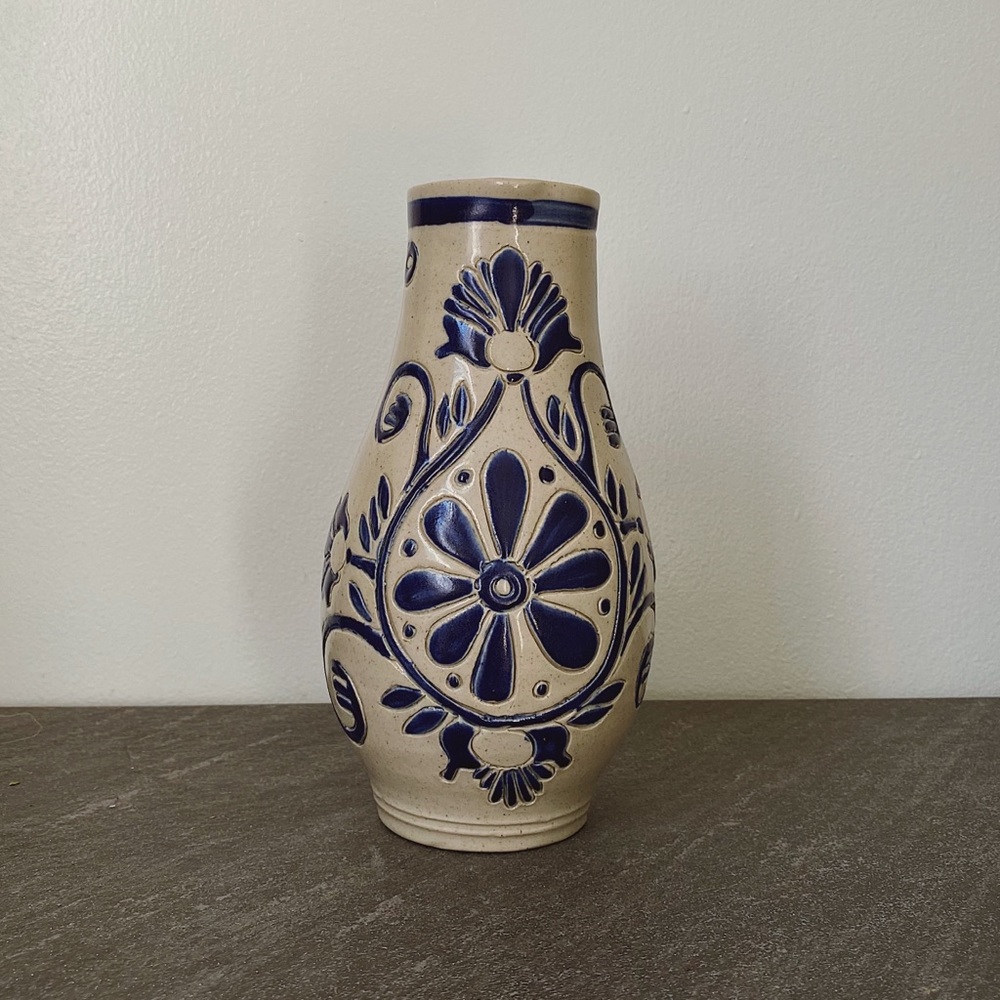 Williamsburg Restoration Blue Scratch Glaze Jug